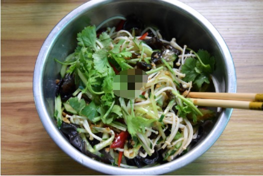 这三种菜焯一焯,切一切,拌一拌,特省事,最适合晚餐吃的凉菜!