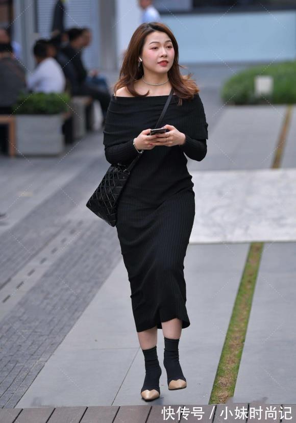 针织|黑色一字肩针织长裙,优雅好看显身材,凸显成熟的气质