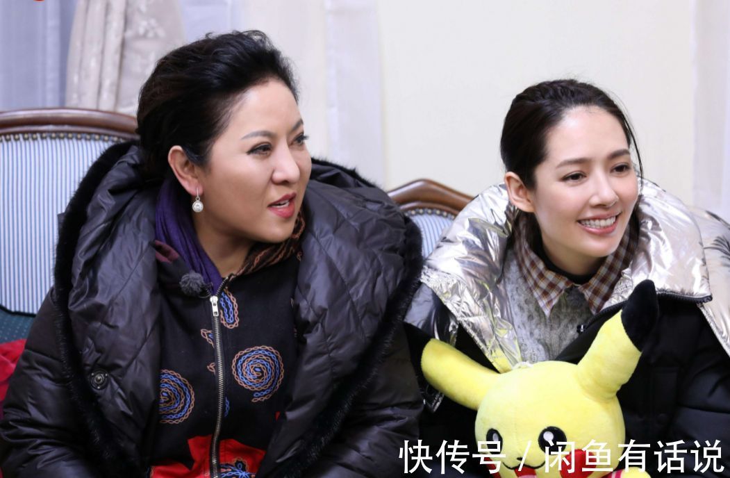 绗缝|向太胖得坦荡,穿羽绒服配小脚裤显富态,胖阿姨学她这样穿挺时髦