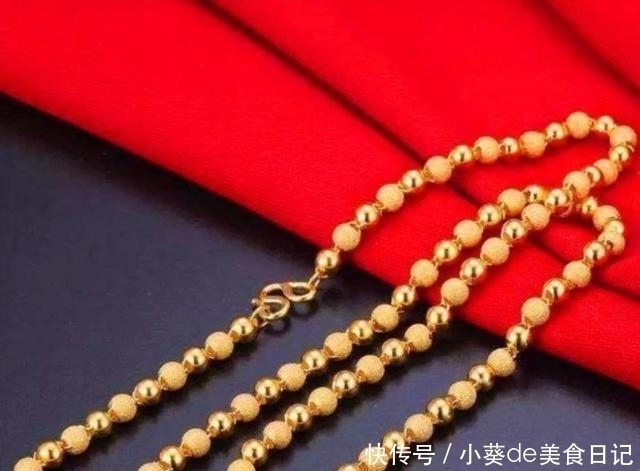戴黄金项链时,谨记“3要”,好多人都不知道,一直在犯错误!