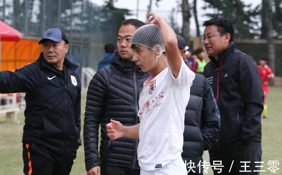 青超|泰山队18岁中卫冒尖,成国青队后防核心,曾率队连续十场零封对手