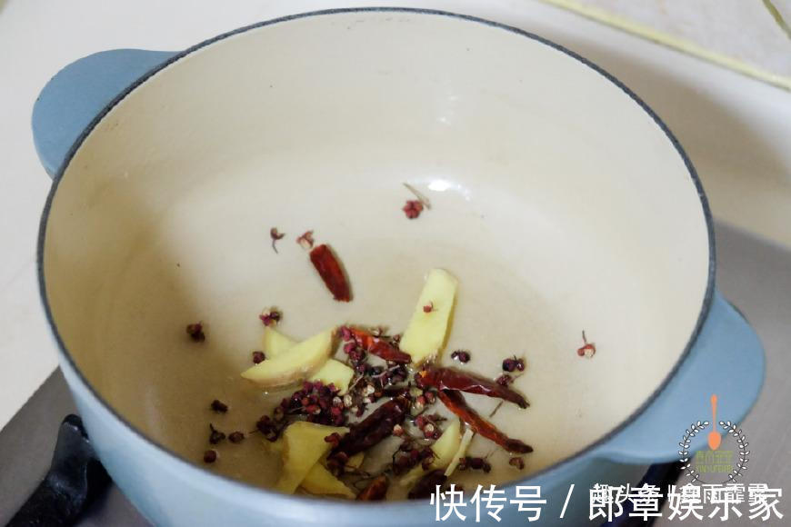 为什么做的排骨又柴还不香,大厨说第一步就做错了,难怪不好吃!