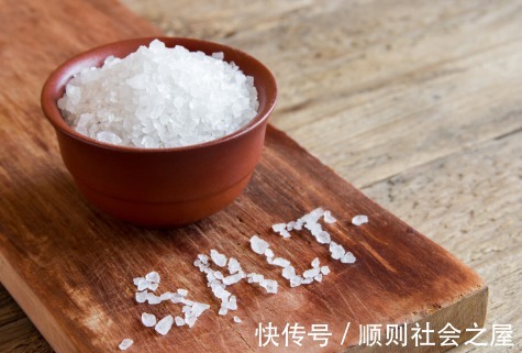 高血压|45岁男子按时吃“降压药”，血管破裂丧命，医生叹息：只因为吃了这1物