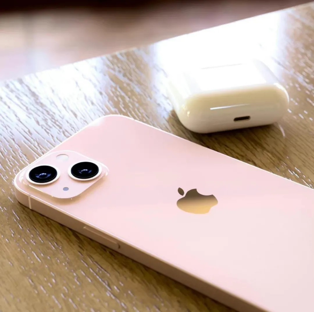 wh|iPhone 13真机实拍，粉色超好看