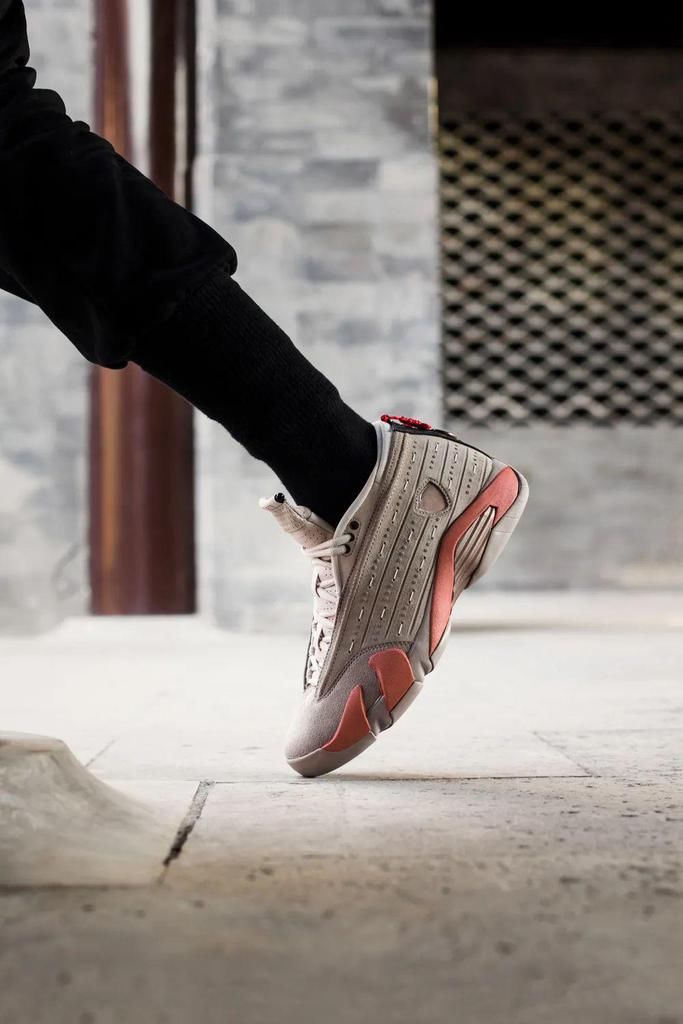 永远滴神！兵马俑 AJ 套装上脚太帅了！冠希刚晒出隐藏玩法！