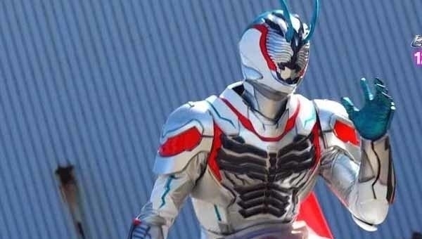 op|假面骑士:冬映画新骑士世界登场,造型无比邪气,复古腰带排面拉满