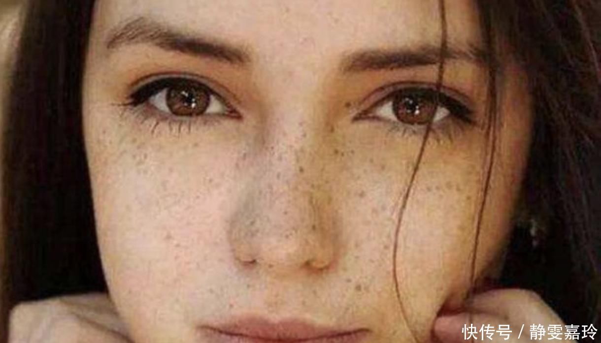 54岁阿姨皮肤年龄仅20岁，面色红润不长斑，诀窍是做3事