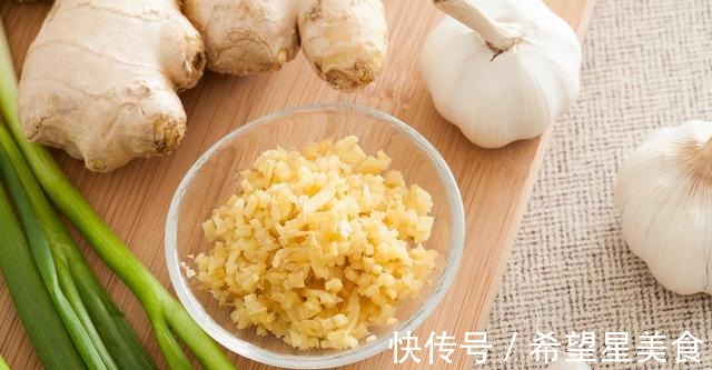小苏打|调韭菜馅时,牢记“2放3不放”,很多人做错,难怪韭菜变色又出汤!