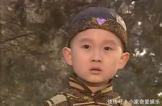 太守|纪晓岚幼年时，知府给他出一上联，他对出两个下联，让知府自己选