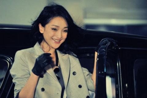 挂历#周迅早年“人体模特”油画曝光,一幅卖184万!18岁为艺术献身?