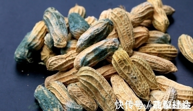 黄曲霉毒素|4种食物堪称“烂肝王”,40岁过后最好不要吃,肝越吃越坏