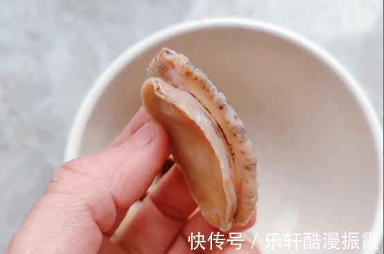 好吃上档次，原材料还不贵，上桌就光盘的鲍鱼小土豆烧虾球