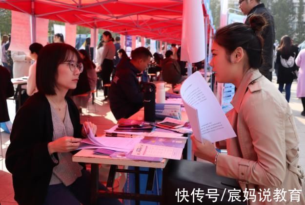 晾衣绳|大学生花式“晒被子”火了，创意满分逗笑网友，网友表示学到了