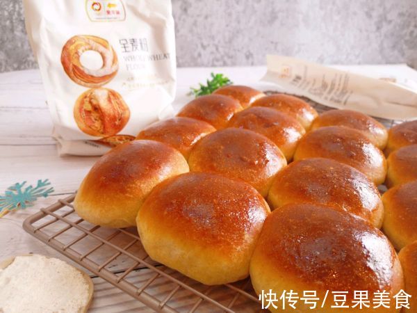 把全家人征服的金龙鱼全麦小餐包，好吃到过分