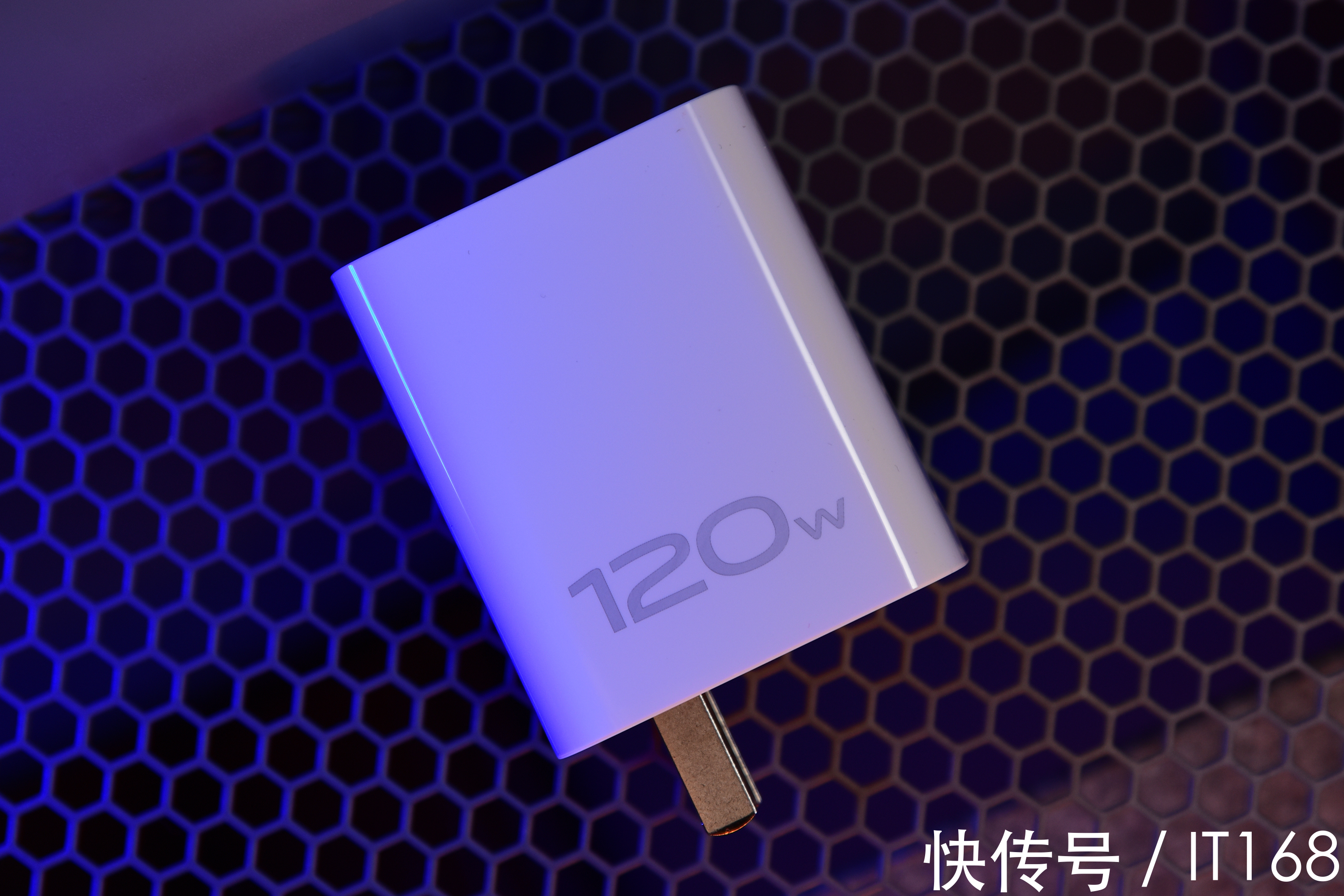 材质|iQOO 9 Pro赛道版开箱上手体验!