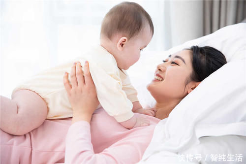 n母乳亲喂的甜蜜烦恼，是世界上任何奶粉都无法代替的味道与温暖