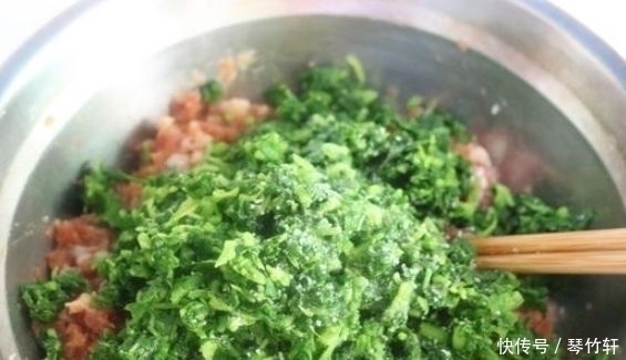 韭菜|这种蔬菜含钙量很高,用它包饺子比韭菜好吃10倍,一口一个真过瘾