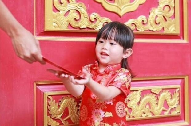 大红包|初二大舅哥给我娃5000压岁钱,他家2个娃怎么给?网友的回答亮了