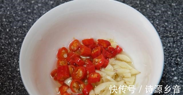 北方人爱吃一锅炖，食材丰富做法简单，自己炖一锅当午饭也不错！