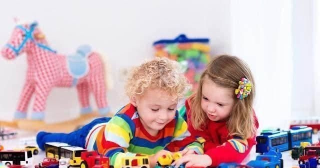 化学物质|这5种危险的玩具,妈妈有多远就扔多远,别等孩子出事了再后悔