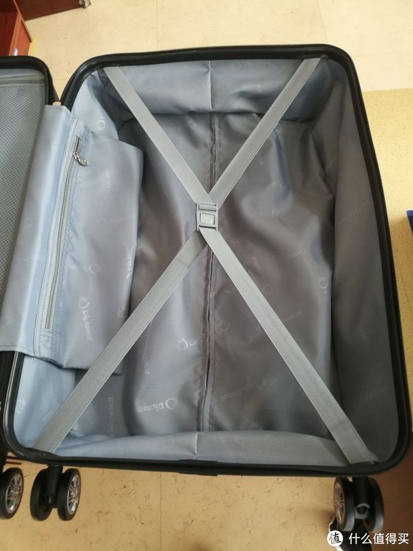 箱包|图吧的日常 篇二百七十三：300块钱的外交官DS-13008 26寸旅行箱包开箱测评