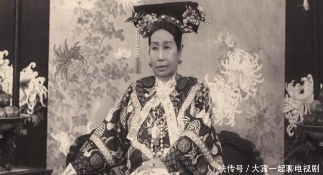 敬重|清陵大盗孙殿英被关押到死,后代如何?儿子成为受人敬重的大人物