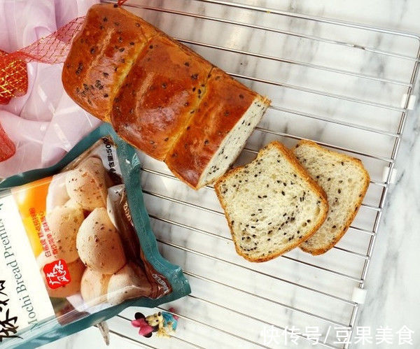 安佳|#安佳万圣烘焙奇妙夜# 黑芝麻麻糬小土司