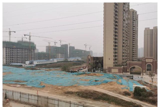 房价|不到一周的时间就降了53万,难道自己住的,涨跌真的没有关系吗