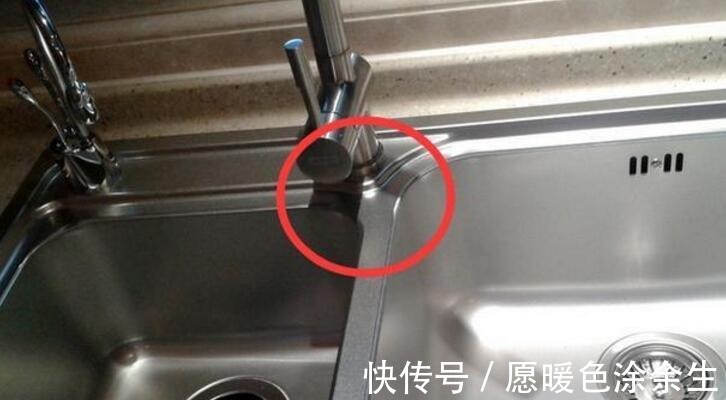 排水管|九成人洗衣机排水管直接插地漏,太傻!瞧下图怎么弄,现在学不晚!