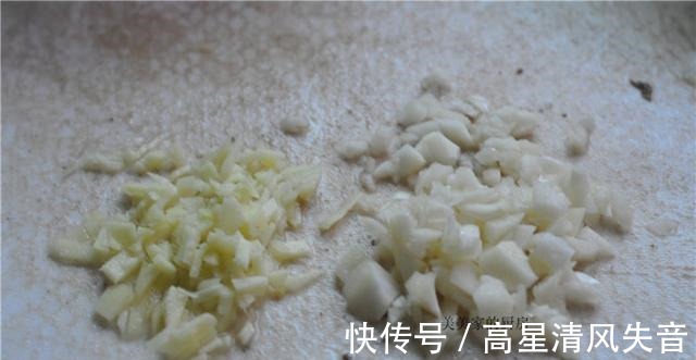 一日三餐|三伏天，吃肉不如吃土豆，教您一个好吃的做法，家有孩子多试试！