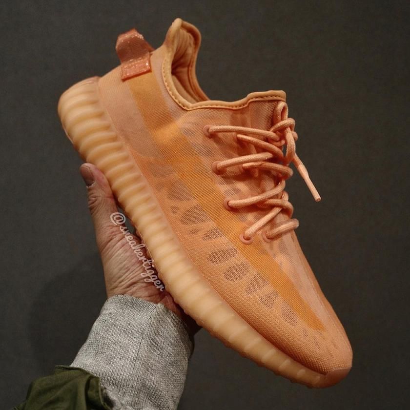 越看越香？全新 Yeezy 350 V2 新配色即将登场！