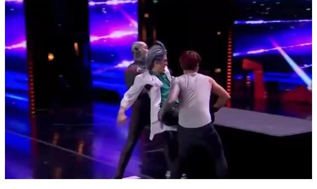 工廠|張藝興戰(zhàn)隊(duì)落敗不意外，“巧克力工廠”創(chuàng)意被扒來自《達(dá)人秀》