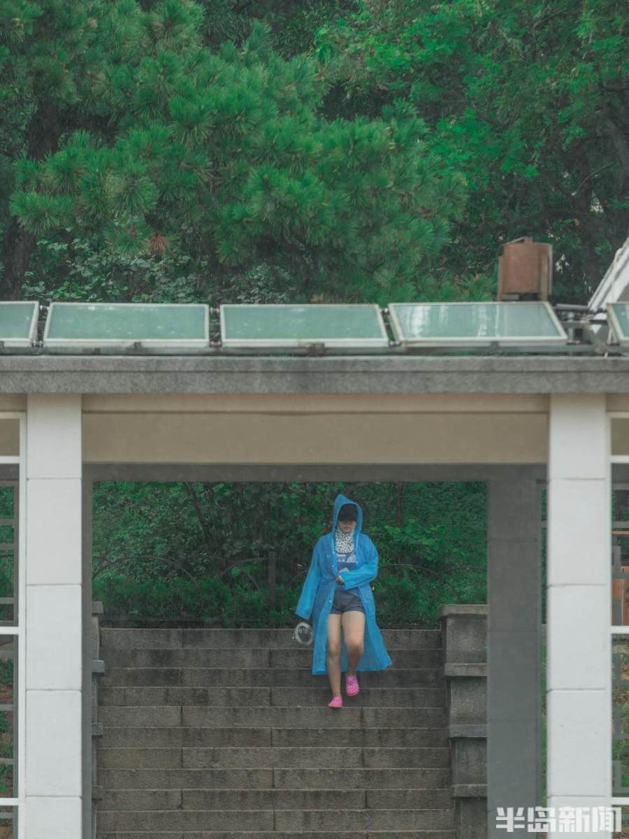 雨中漫步八大关