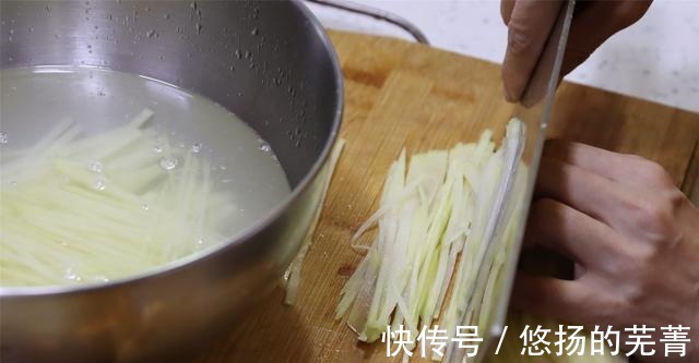 炒酸辣土豆丝，掌握放醋时间是关键，做对了随便炒也好吃！