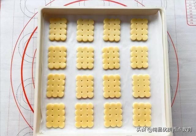 奶粉|一款超好吃的夹心饼干，清新柠檬乳酪酱加奶香十足曲奇饼干