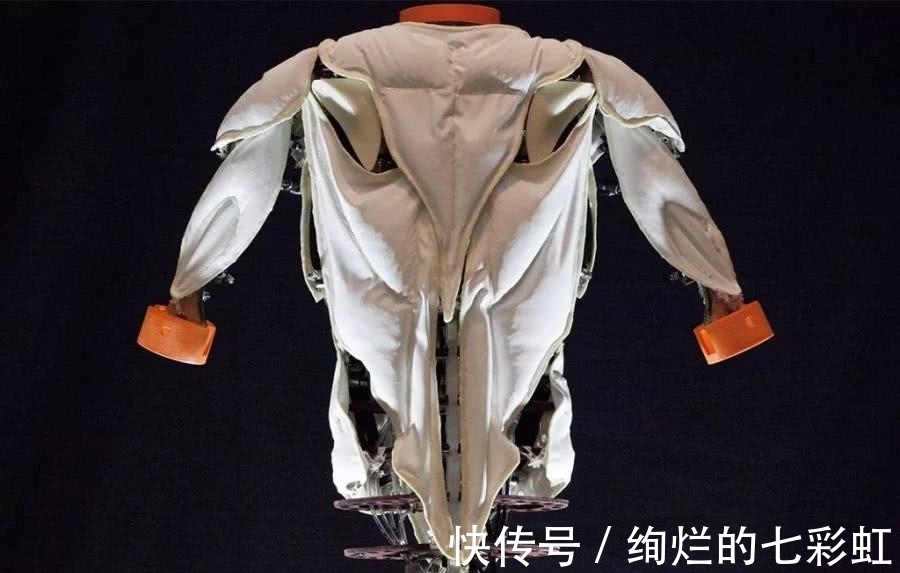 外骨骼|日本人发明充气式外骨骼,穿上它,让你一分钟变身“肌肉男”