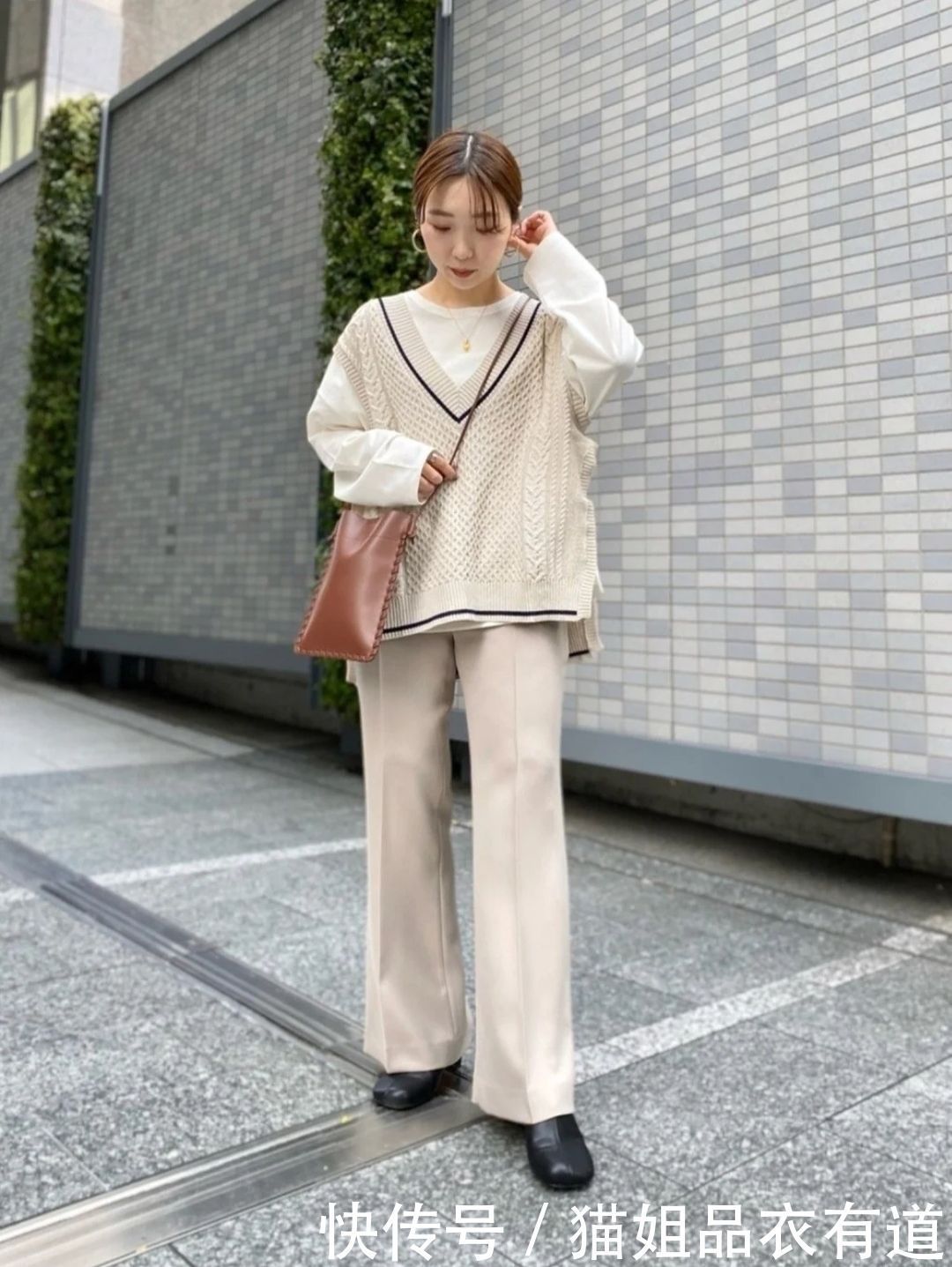 穿阔腿裤时,不建议随便搭,试试这三款鞋子,穿出风格才更时髦