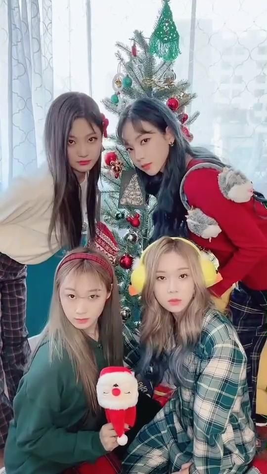  显腿|aespa开睡衣趴，柳智敏打底衫穿出高级感，宁艺卓显腿粗壮