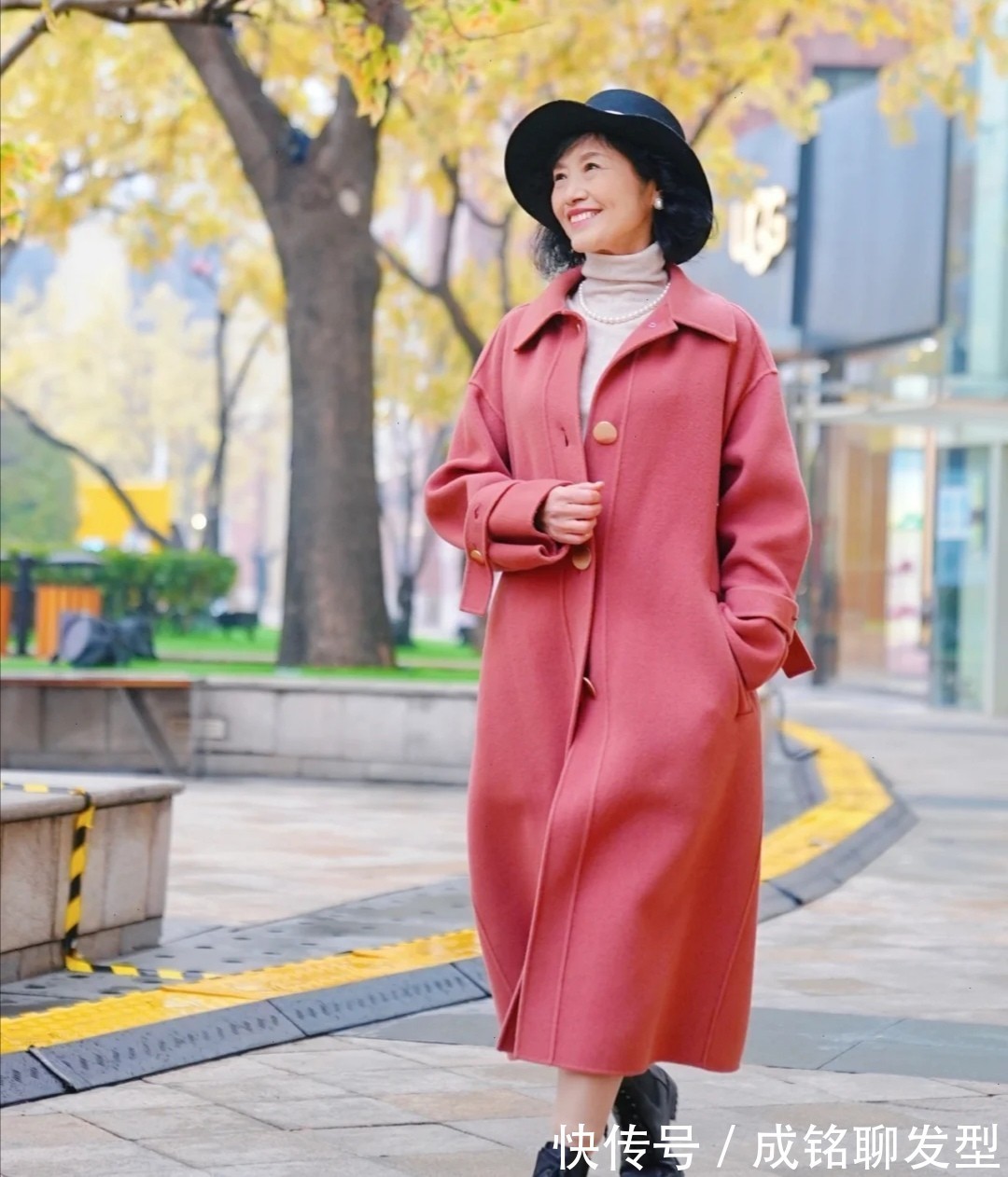 老年人 谁说老年人怎么打扮也没用,看看61岁的时尚奶奶,气质吊打年轻人