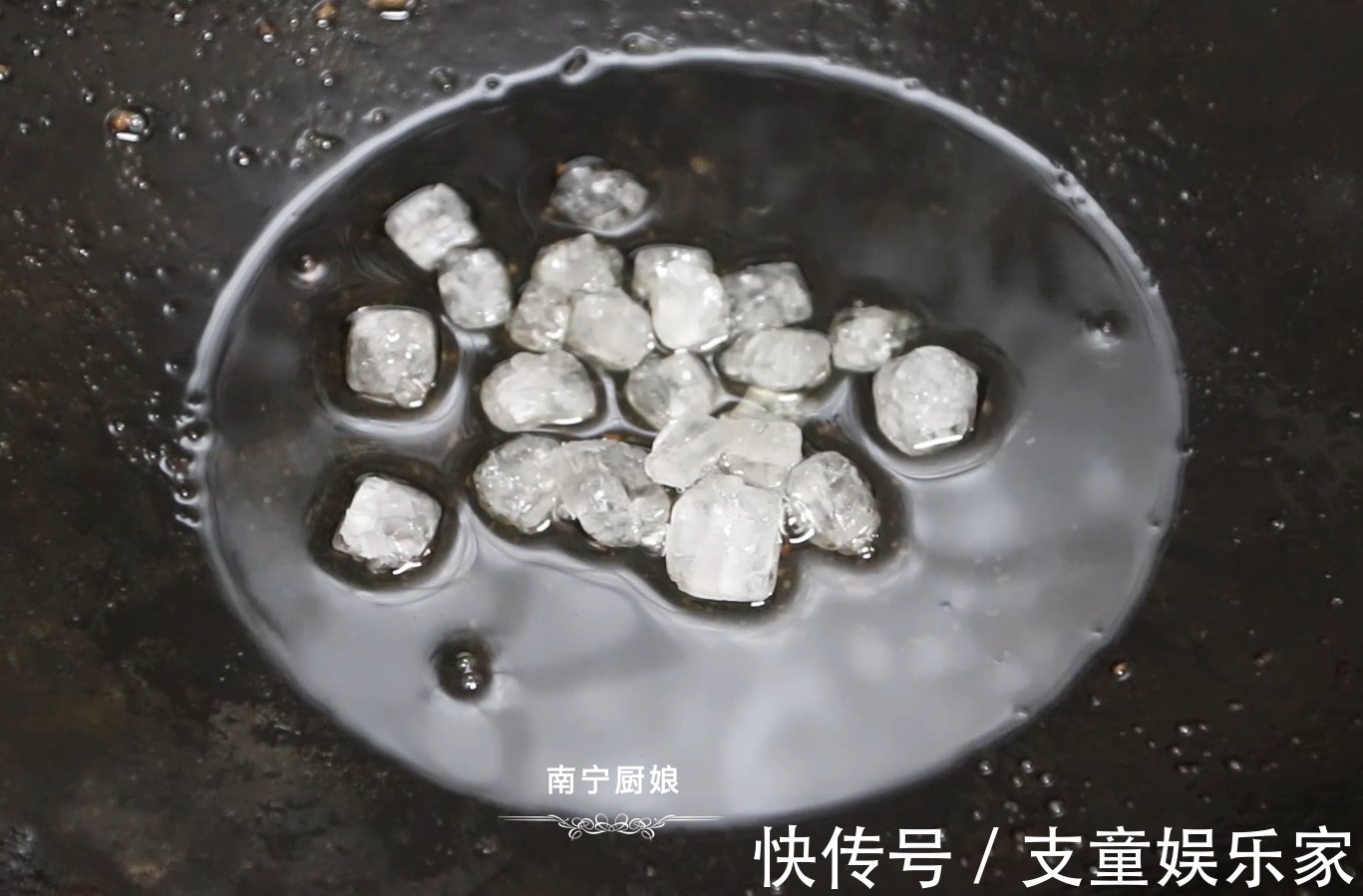 五花肉|做红烧肉时,焯水和直接炖都不对,大厨教你正确做法,软糯还不腻