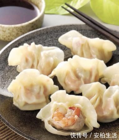 天冷吃饺子,这样调饺子馅才叫香,饱满又多汁,怎么煮都不破皮!