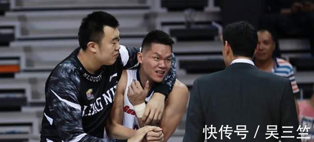 威姆斯|韩德君和威姆斯到底谁错了?杨鸣和杜锋的态度给出答案,别添乱了