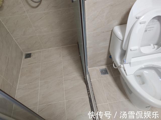 卫生间|卫生间做了干湿分离依然到处都是水只有一道隔断,不算干湿分离