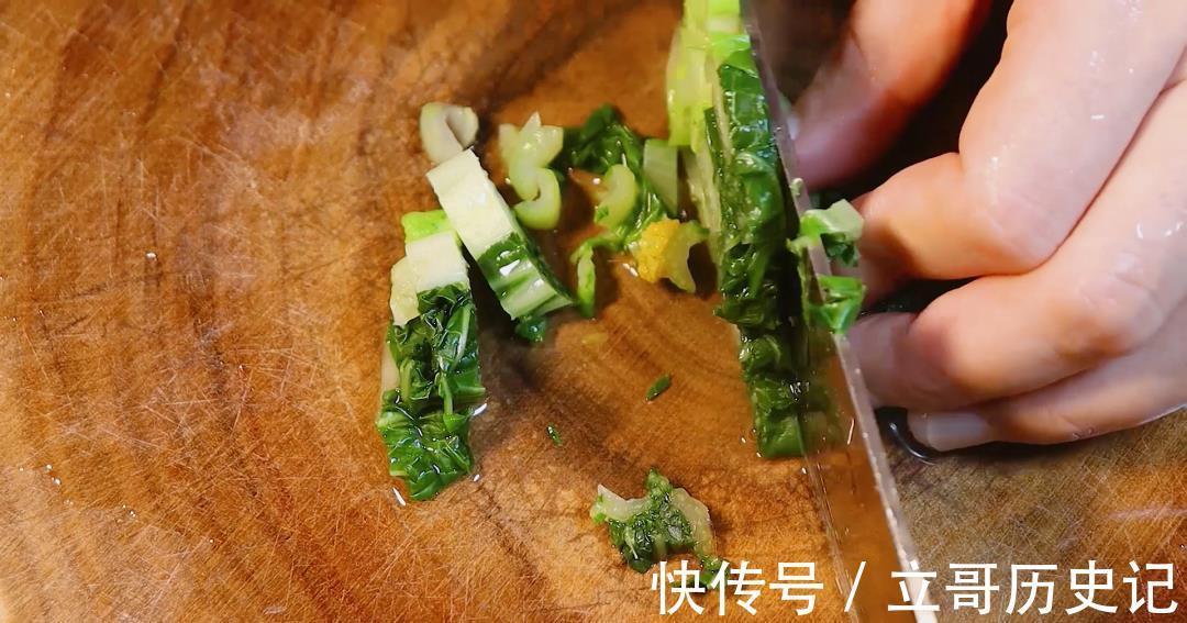 猪肝|钙比牛奶高!比猪肝更补铁,隔壁宝宝也想吃,一口吃进10种营养