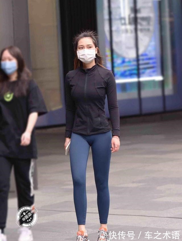 穿搭 又美又撩的打底裤穿搭,版型风格精致轻柔,好有创意!