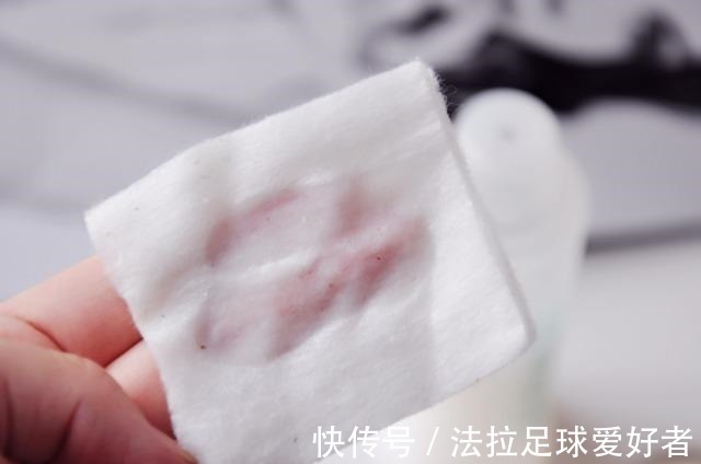 水乳 毛孔粗大出油快,多半是护肤不对!做好这3点,轻松养出干净脸!