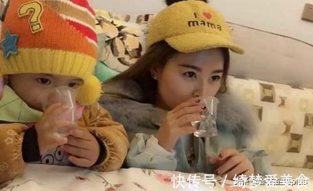 孩子|“没被小姨带的童年不完整”奶奶带娃已退潮,网友:这是谁带谁?