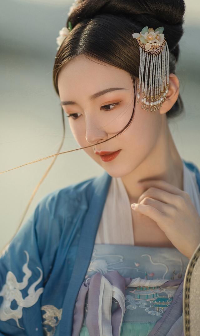 老友|杜牧很著名的一首诗,秋天与老友一起爬山,短短8句清新流畅