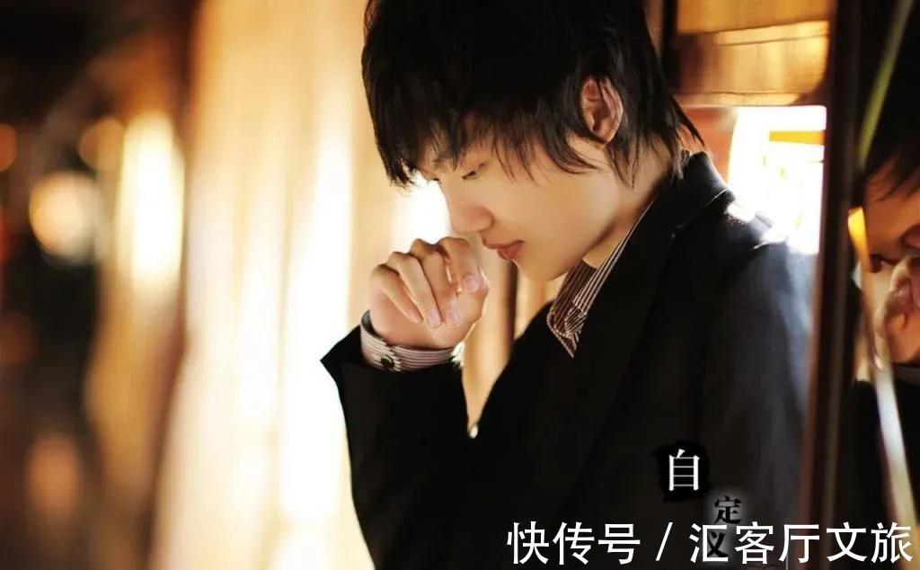 清明雨上|“过气”网络歌手,出道15年第一次上综艺,演唱会更是一票难求!