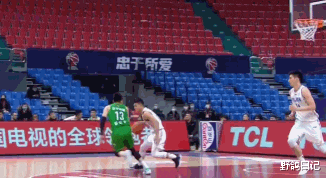 常规赛|郭艾伦CBA常规赛被驱逐出场杨鸣喊话:场上5人给我往死里打